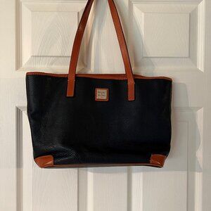 Vintage Dooney & Bourke top zip bag